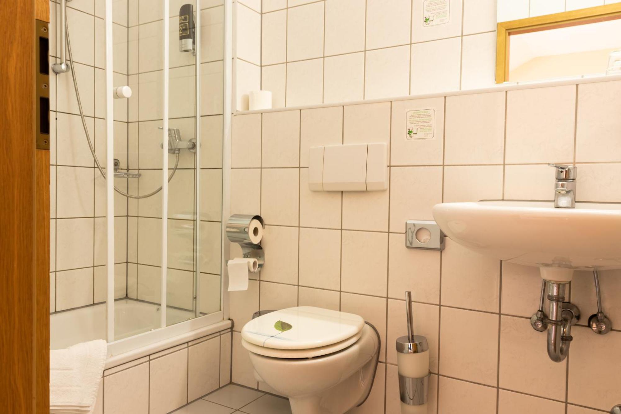 Hotelpension Zum Gockl Allershausen Quarto foto